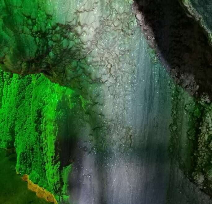 La Grotta in verde